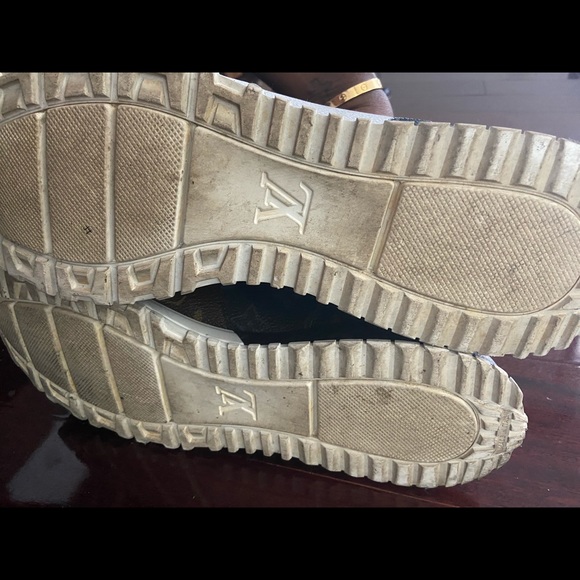 Run Away Louis Vuitton Sneakers - Picture 4 of 4